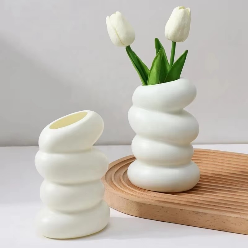Kitchen Appliances In White - 1PC 플라스틱 나선형 흰색 꽃병 북유럽